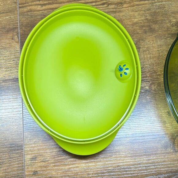TUPPERWARE 5409A-2 Heat N Serve Microwave Container Vent Avocado Green 1.1L - Picture 3 of 7